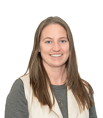 Portrait of Erin Parsons, Listing & Agent Coordinator.